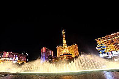 《黎明杀机》“午夜林地”活动预告 完成挑战获取皮肤